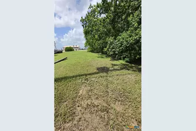 711-717 W Broadway Avenue, Seadrift, TX 77983 - Photo 11