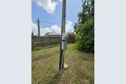 711-717 W Broadway Avenue, Seadrift, TX 77983 - Photo 9