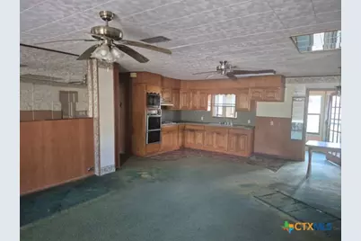 404 Svoboda Street, Yoakum, TX 77995 - Photo 7