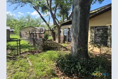 404 Svoboda Street, Yoakum, TX 77995 - Photo 3