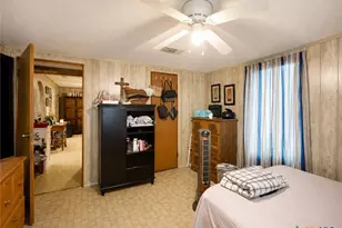 109 S Colorado St, Edna, TX 77957 - Photo 5