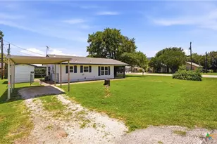 415 Pecan Row, New Braunfels, TX 78132 - Photo 5