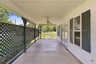 415 Pecan Row, New Braunfels, TX 78132 - Photo 9