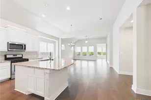 520 Academy Oaks Dr, San Marcos, TX 78666 - Photo 7