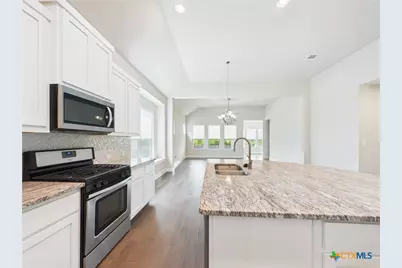 520 Academy Oaks Drive, San Marcos, TX 78666 - Photo 9