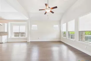 520 Academy Oaks Dr, San Marcos, TX 78666 - Photo 15