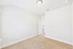 520 Academy Oaks Dr, San Marcos, TX 78666 - Photo 29