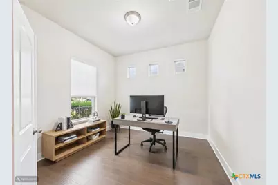 520 Academy Oaks Drive, San Marcos, TX 78666 - Photo 5