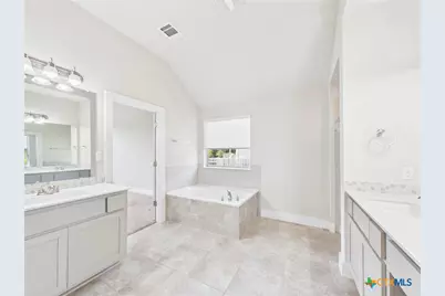 520 Academy Oaks Drive, San Marcos, TX 78666 - Photo 25
