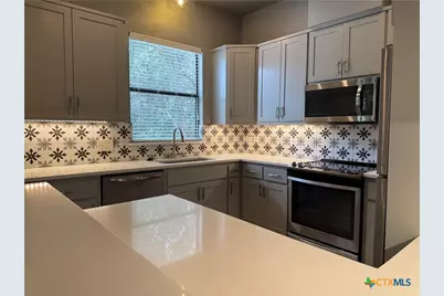 290 Hugo Road, San Marcos, TX 78666 - Photo 5