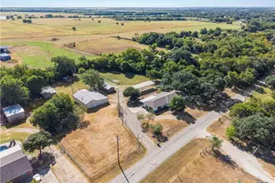 1305 S Old Temple Rd, Lorena, TX 76655 - Photo 17