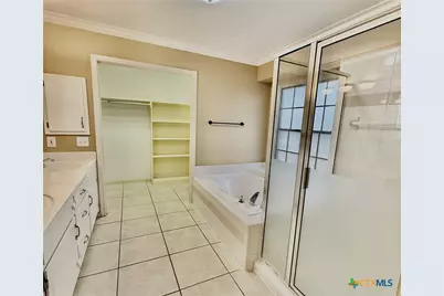 324 Spur Drive, Victoria, TX 77904 - Photo 13