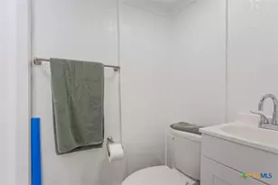 405 S Evie St, Bartlett, TX 76511 - Photo 21