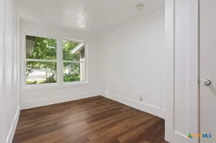 405 S Evie St, Bartlett, TX 76511 - Photo 17