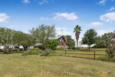 267 Center School Road, Yoakum, TX 77995 - Photo 3