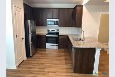 319 Untermaier Street, New Braunfels, TX 78130 - Photo 5