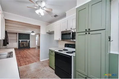 1407 Plantation Road, Victoria, TX 77904 - Photo 9