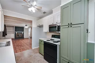 1407 Plantation Rd, Victoria, TX 77904 - Photo 9