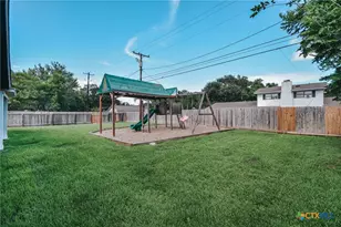 1407 Plantation Rd, Victoria, TX 77904 - Photo 15