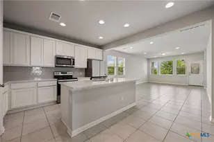 101 S Quiet Man Dr, Jarrell, TX 76537 - Photo 11