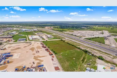 944 Bob White Road, Victoria, TX 77905 - Photo 5