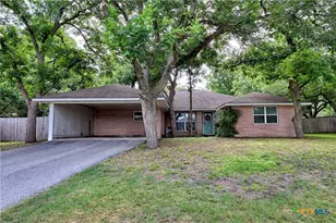 725 S Market St, Flatonia, TX 78941 - Photo 1