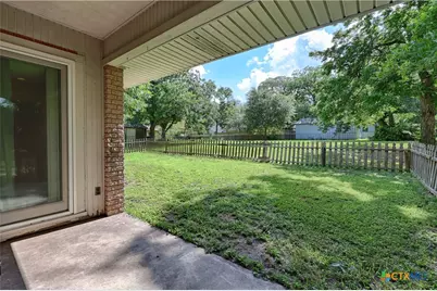 725 S Market Street, Flatonia, TX 78941 - Photo 21