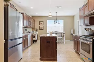 106 Sky Ct, Victoria, TX 77904 - Photo 3
