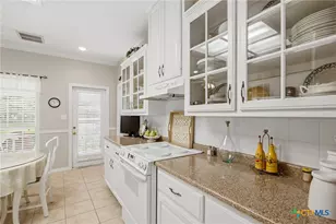 303 Perth St, Victoria, TX 77904 - Photo 11
