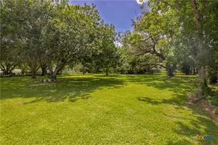 303 Perth St, Victoria, TX 77904 - Photo 37