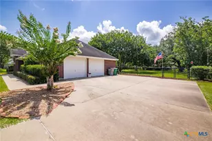 303 Perth St, Victoria, TX 77904 - Photo 29