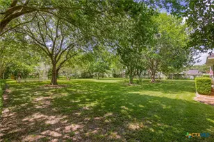 303 Perth St, Victoria, TX 77904 - Photo 5
