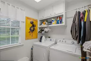 303 Perth St, Victoria, TX 77904 - Photo 23
