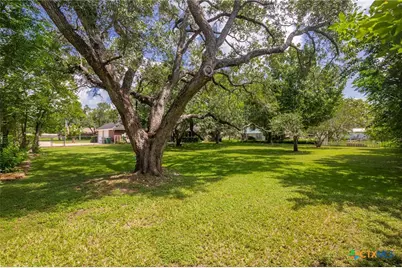 303 Perth Street, Victoria, TX 77904 - Photo 39