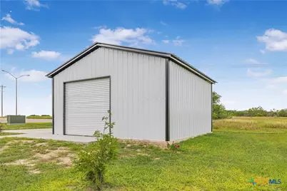 501 Sendera Way, Kenedy, TX 78119 - Photo 35