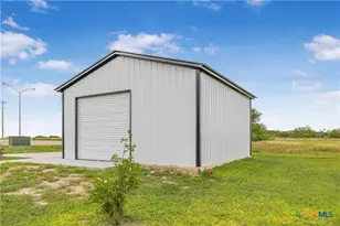 501 Sendera Wy, Kenedy, TX 78119 - Photo 35