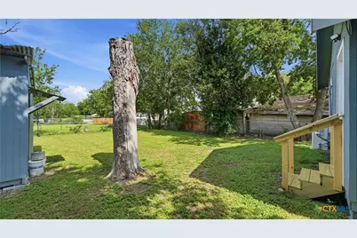 1407 N San Marcos Street, Seguin, TX 78155 - Photo 13