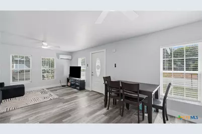 1407 N San Marcos Street, Seguin, TX 78155 - Photo 5