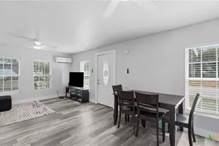1407 N San Marcos St, Seguin, TX 78155 - Photo 5