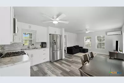 1407 N San Marcos Street, Seguin, TX 78155 - Photo 1