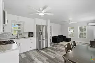 1407 N San Marcos St, Seguin, TX 78155 - Photo 3