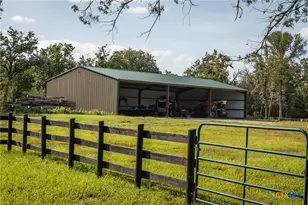 10488 Hwy 304, Harwood, TX 78629 - Photo 11