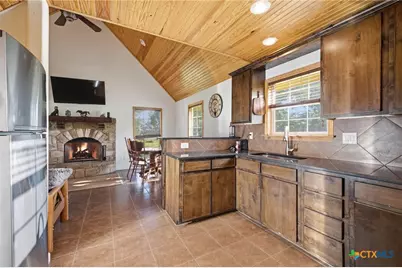 10488 Hwy 304, Harwood, TX 78629 - Photo 25