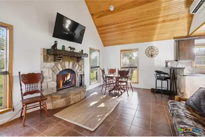 10488 Hwy 304, Harwood, TX 78629 - Photo 23