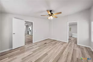 129 Bremond St, Belton, TX 76513 - Photo 17