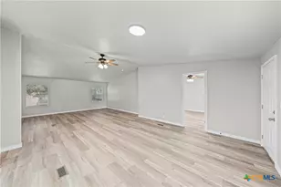 129 Bremond St, Belton, TX 76513 - Photo 9