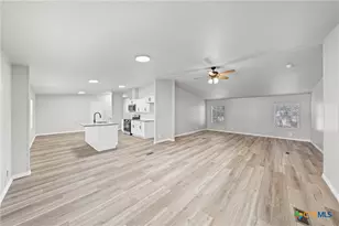 129 Bremond St, Belton, TX 76513 - Photo 5