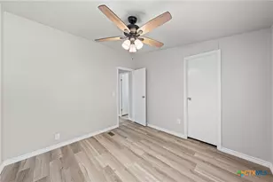 129 Bremond St, Belton, TX 76513 - Photo 31