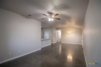 300 Lowes Boulevard #b, Killeen, TX 76542 - Photo 3