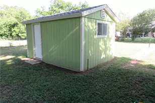 969 Kunkel St, Seguin, TX 78155 - Photo 7